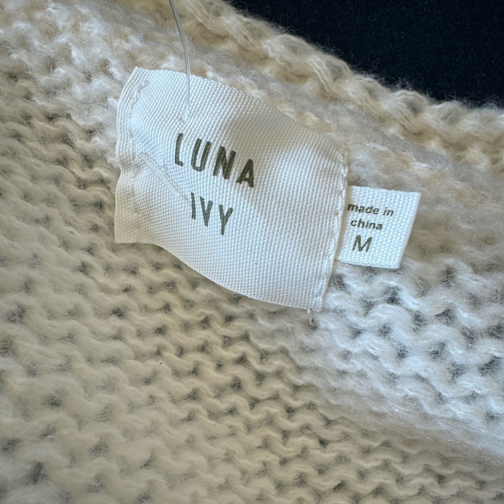 LUNA IVY cream cardigan with ADORABLE pink strawberry design! 🍓🍓soft & sweet! - Picture 10 of 12